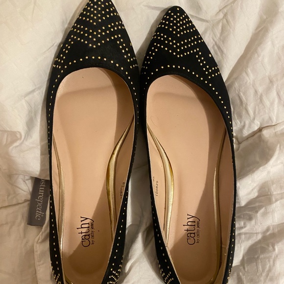 Cathy Jean Flats - Picture 2 of 4
